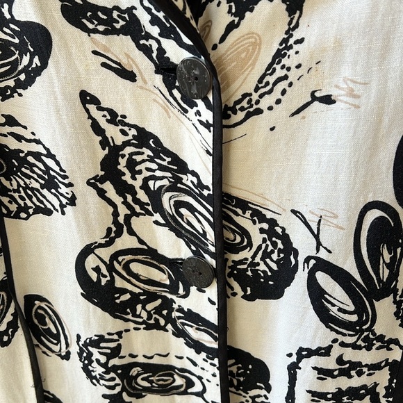 Chico’s XL Linen Blend Black Cream Abstract Floral Long Line Jacket 3/4 Sleeve - Picture 6 of 9